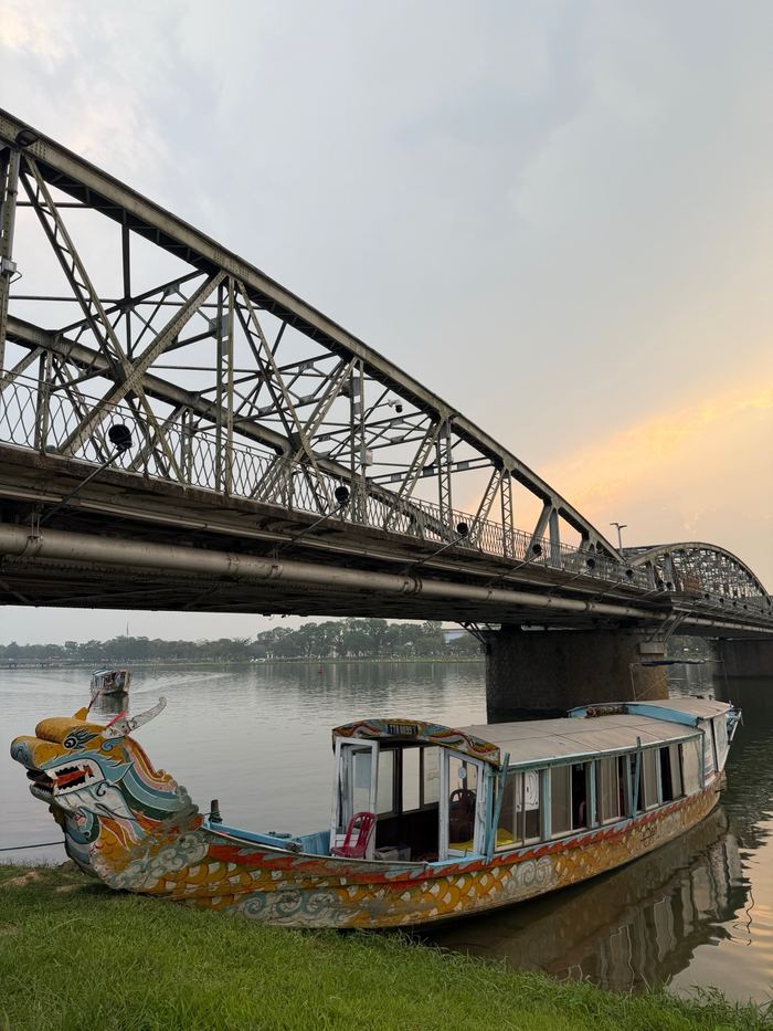 Truong Tien Bridge and a dragon boat on the Perfume River